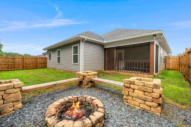 124 North Sky Drive, Warner Robins, GA 31093