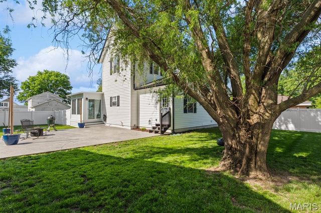 111 S Monroe Street, Freeburg, IL 62243