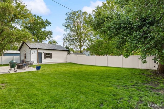 111 S Monroe Street, Freeburg, IL 62243