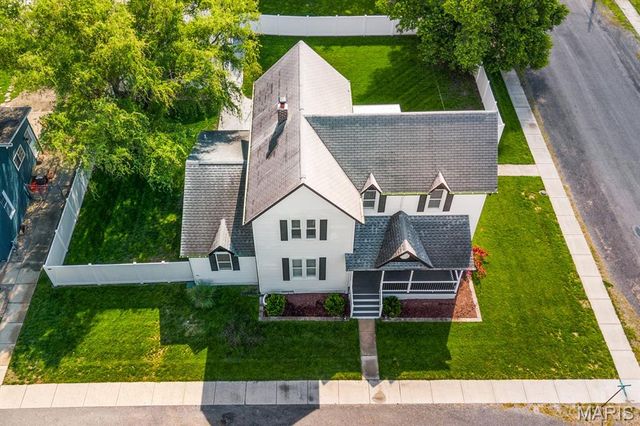111 S Monroe Street, Freeburg, IL 62243