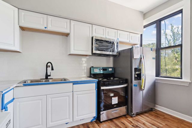 3322-3320 W Congress Parkway, Chicago, IL 60624