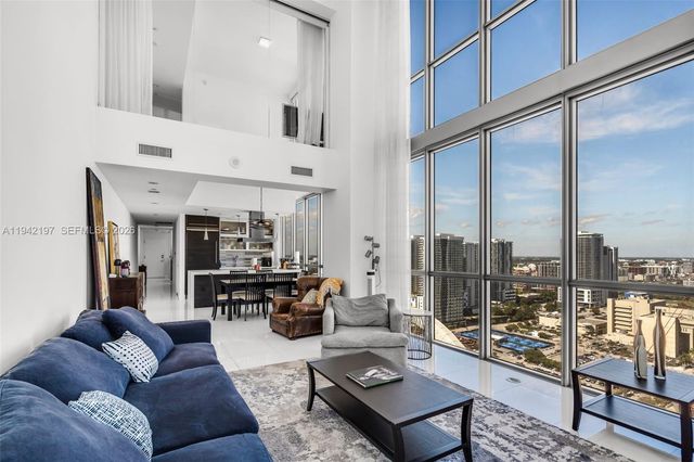 1100 Biscayne Blvd 2907, Miami, FL 33132