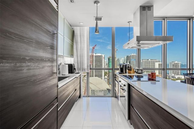 1100 Biscayne Blvd 2907, Miami, FL 33132