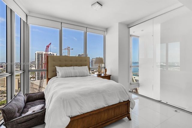 1100 Biscayne Blvd 2907, Miami, FL 33132