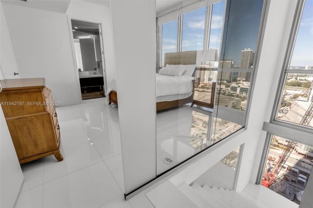 1100 Biscayne Blvd 2907, Miami, FL 33132