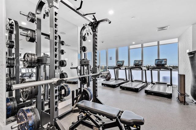 1100 Biscayne Blvd 2907, Miami, FL 33132