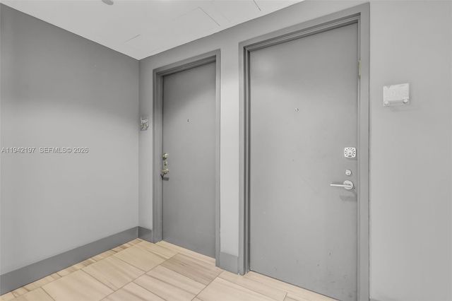 1100 Biscayne Blvd 2907, Miami, FL 33132