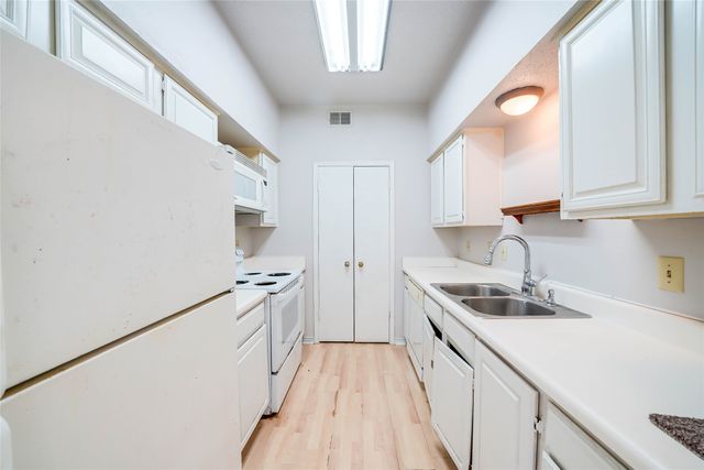 3550 Country Square Drive 409, Carrollton, TX 75006