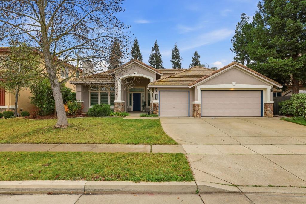 11824 Sophocles Dr, Rancho Cordova, CA 95742