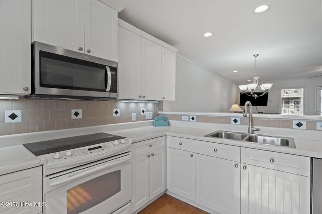 337 Fort Fisher Boulevard N, Kure Beach, NC 28449