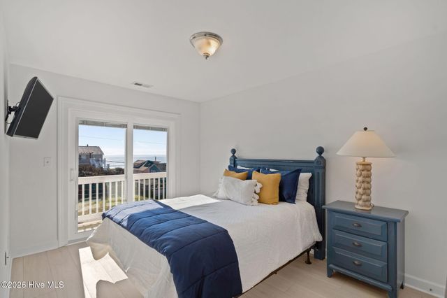 337 Fort Fisher Boulevard N, Kure Beach, NC 28449