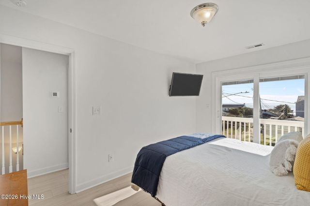 337 Fort Fisher Boulevard N, Kure Beach, NC 28449