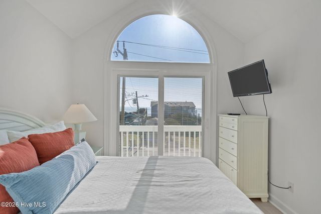 337 Fort Fisher Boulevard N, Kure Beach, NC 28449