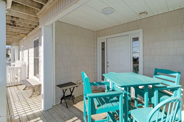 337 Fort Fisher Boulevard N, Kure Beach, NC 28449