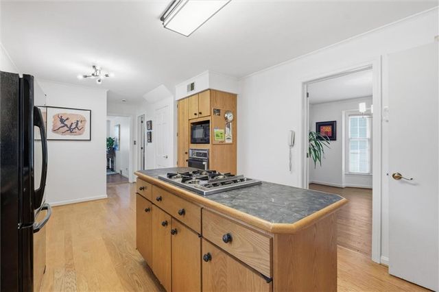 1204 W 69th Street, Kansas City, MO 64113