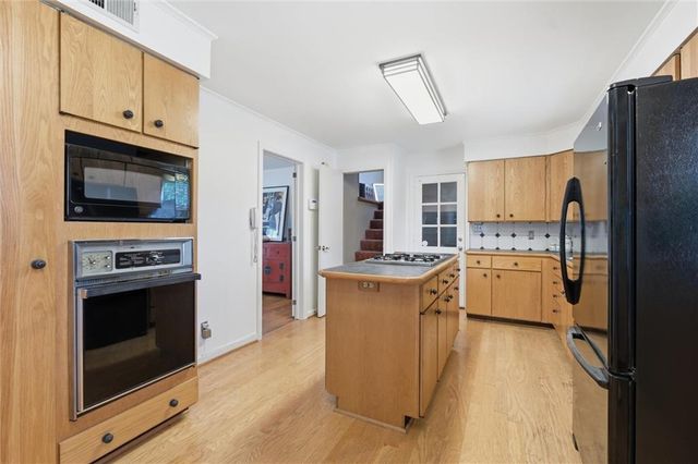 1204 W 69th Street, Kansas City, MO 64113