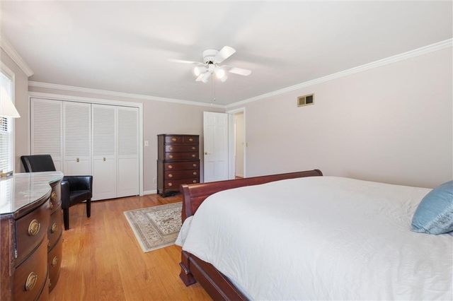 1204 W 69th Street, Kansas City, MO 64113