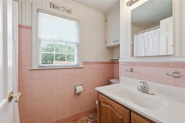 1204 W 69th Street, Kansas City, MO 64113