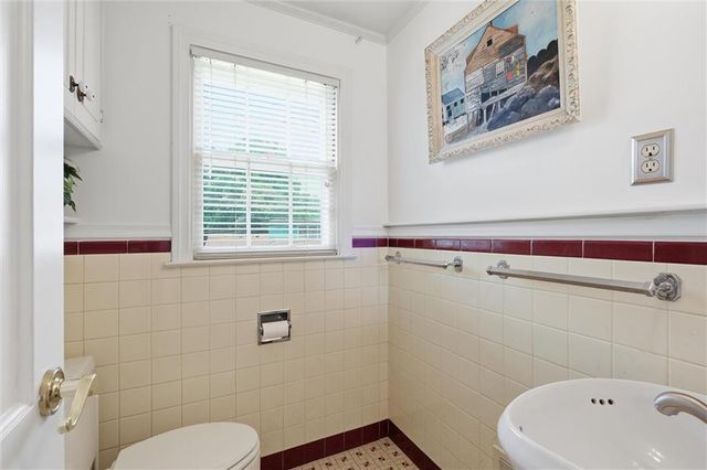 1204 W 69th Street, Kansas City, MO 64113