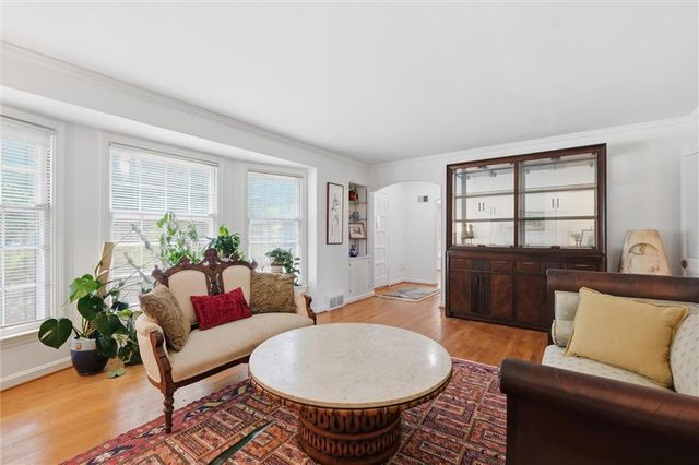 1204 W 69th Street, Kansas City, MO 64113
