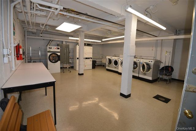 100 S Ocean Avenue S 3U, Freeport, NY 11520