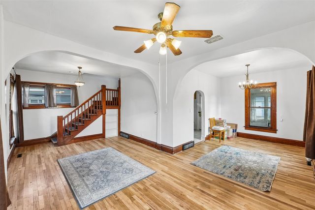 1705 Iowa Street, Perry, IA 50220