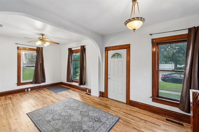 1705 Iowa Street, Perry, IA 50220
