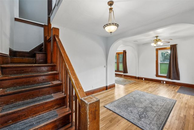 1705 Iowa Street, Perry, IA 50220
