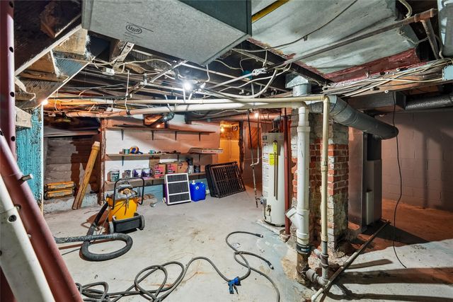 1705 Iowa Street, Perry, IA 50220