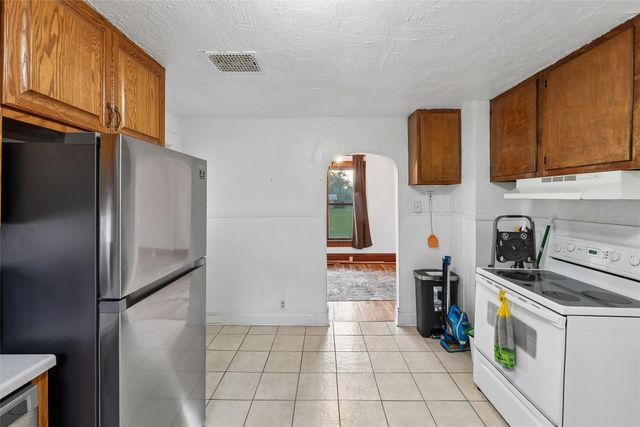 1705 Iowa Street, Perry, IA 50220
