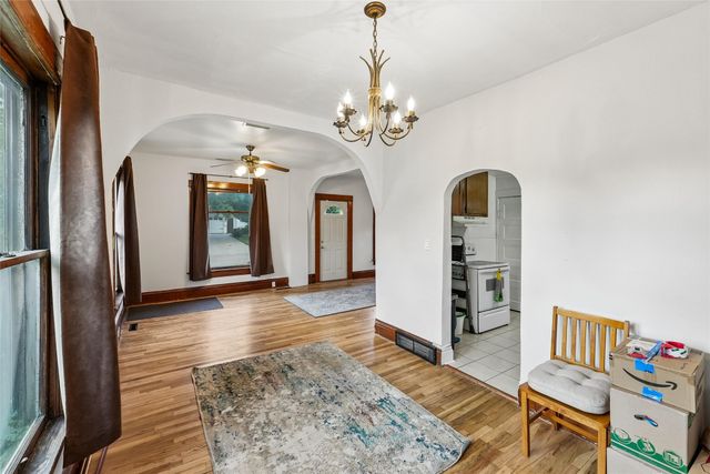 1705 Iowa Street, Perry, IA 50220