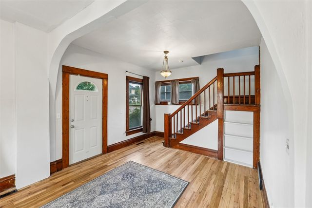 1705 Iowa Street, Perry, IA 50220