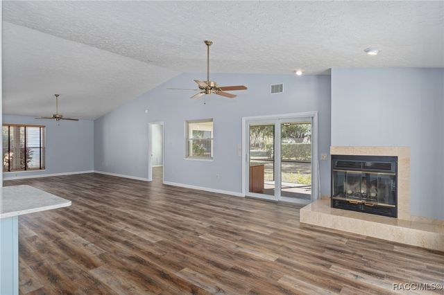 5146 S Riverside Drive, Homosassa, FL 34448