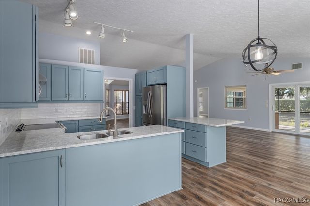 5146 S Riverside Drive, Homosassa, FL 34448