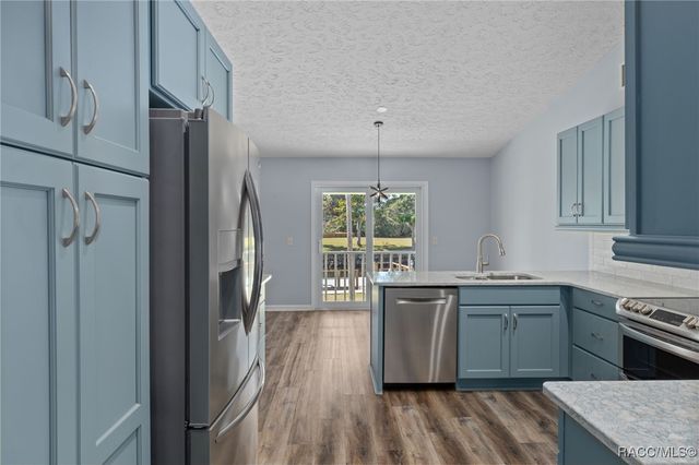 5146 S Riverside Drive, Homosassa, FL 34448