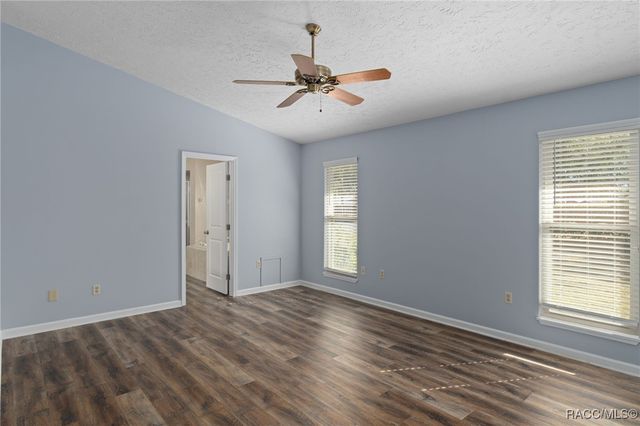 5146 S Riverside Drive, Homosassa, FL 34448