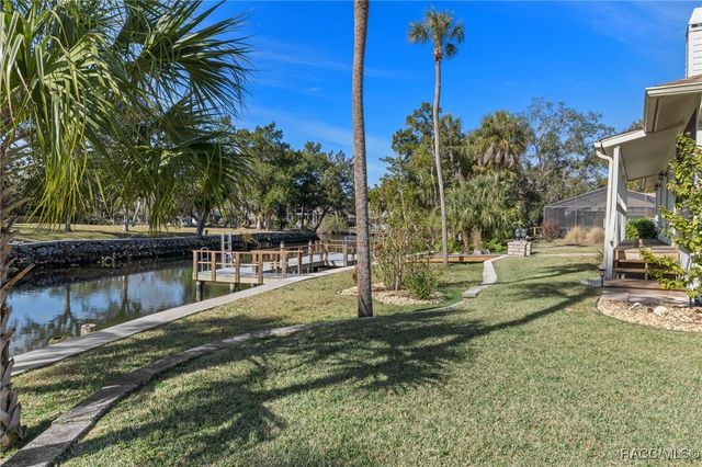 5146 S Riverside Drive, Homosassa, FL 34448