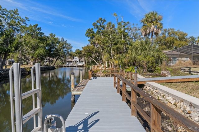5146 S Riverside Drive, Homosassa, FL 34448