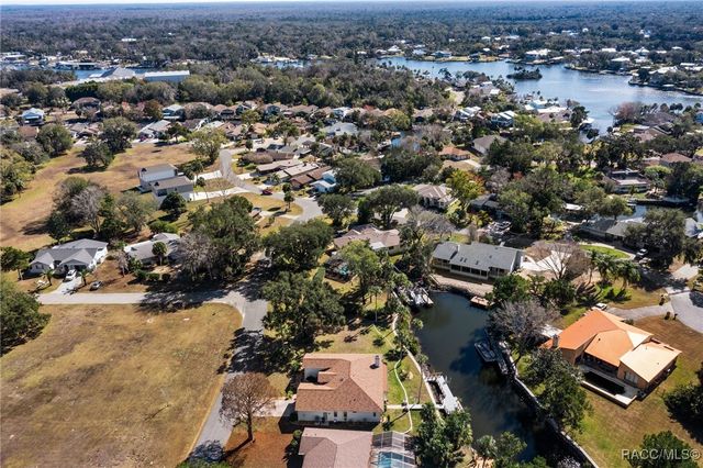 5146 S Riverside Drive, Homosassa, FL 34448