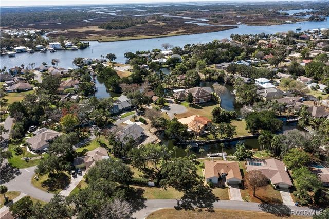 5146 S Riverside Drive, Homosassa, FL 34448