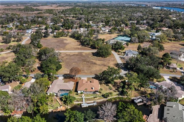 5146 S Riverside Drive, Homosassa, FL 34448