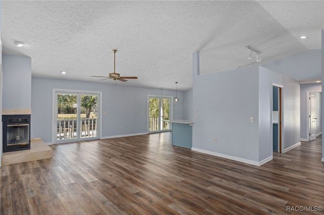 5146 S Riverside Drive, Homosassa, FL 34448