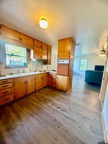 117 Mack Street, Mt Vernon, TX 75457