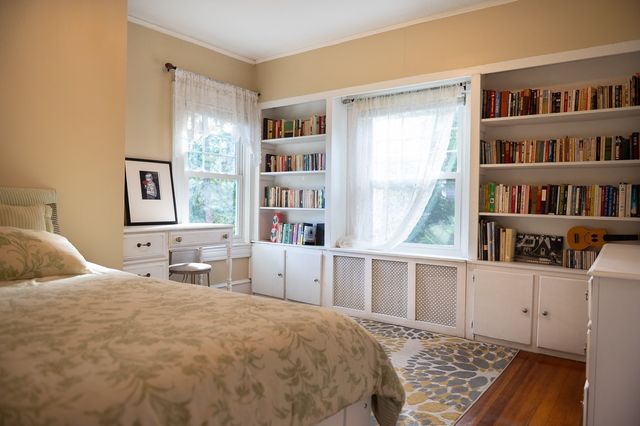 27 Fernleaf Ave, Longmeadow, MA 01106