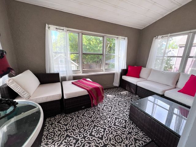 27 Fernleaf Ave, Longmeadow, MA 01106