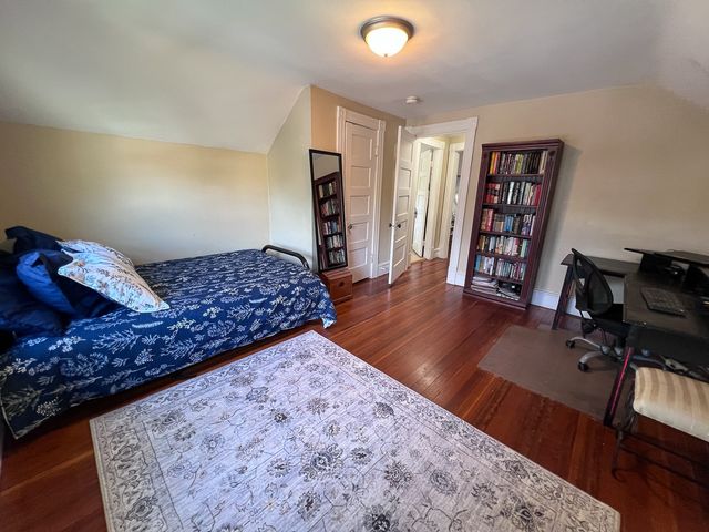27 Fernleaf Ave, Longmeadow, MA 01106