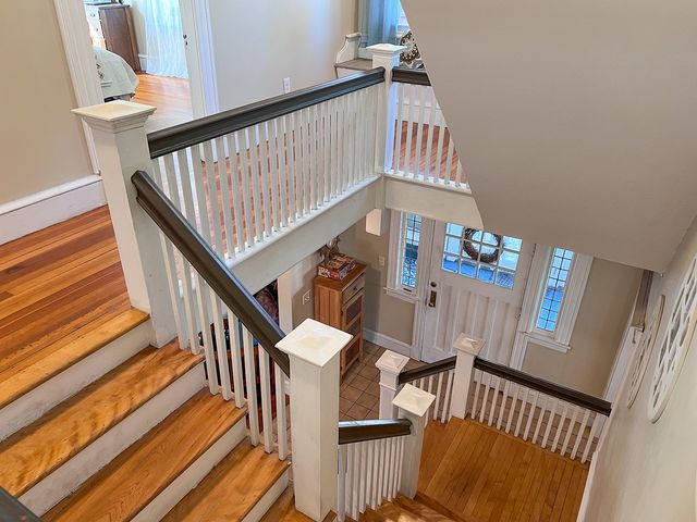 27 Fernleaf Ave, Longmeadow, MA 01106