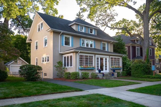 27 Fernleaf Ave, Longmeadow, MA 01106