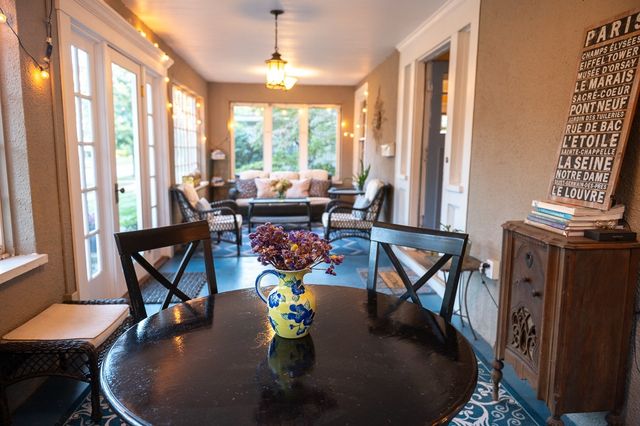 27 Fernleaf Ave, Longmeadow, MA 01106