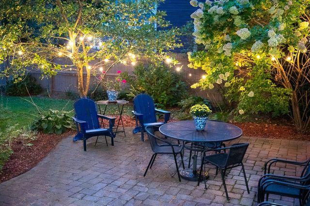27 Fernleaf Ave, Longmeadow, MA 01106